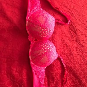 Victoria Secret lace Bombshell Bra